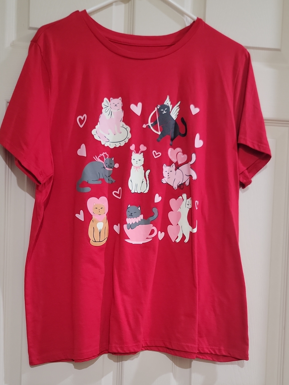 Women's Red Cat Graphic Tee with Heart Motif